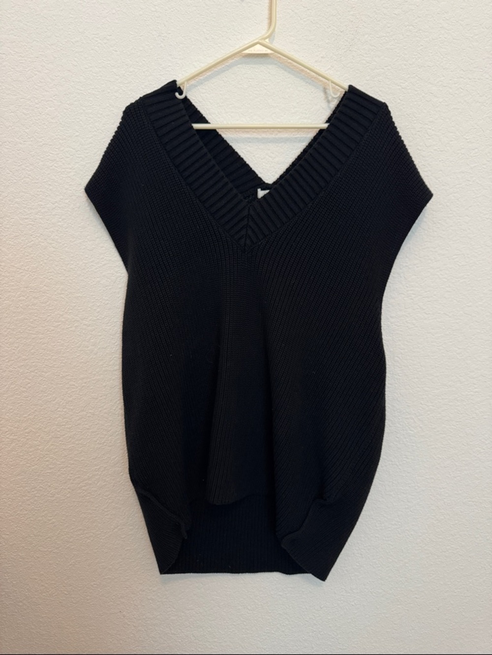 H&M V-Neck Knit Sweater Vest